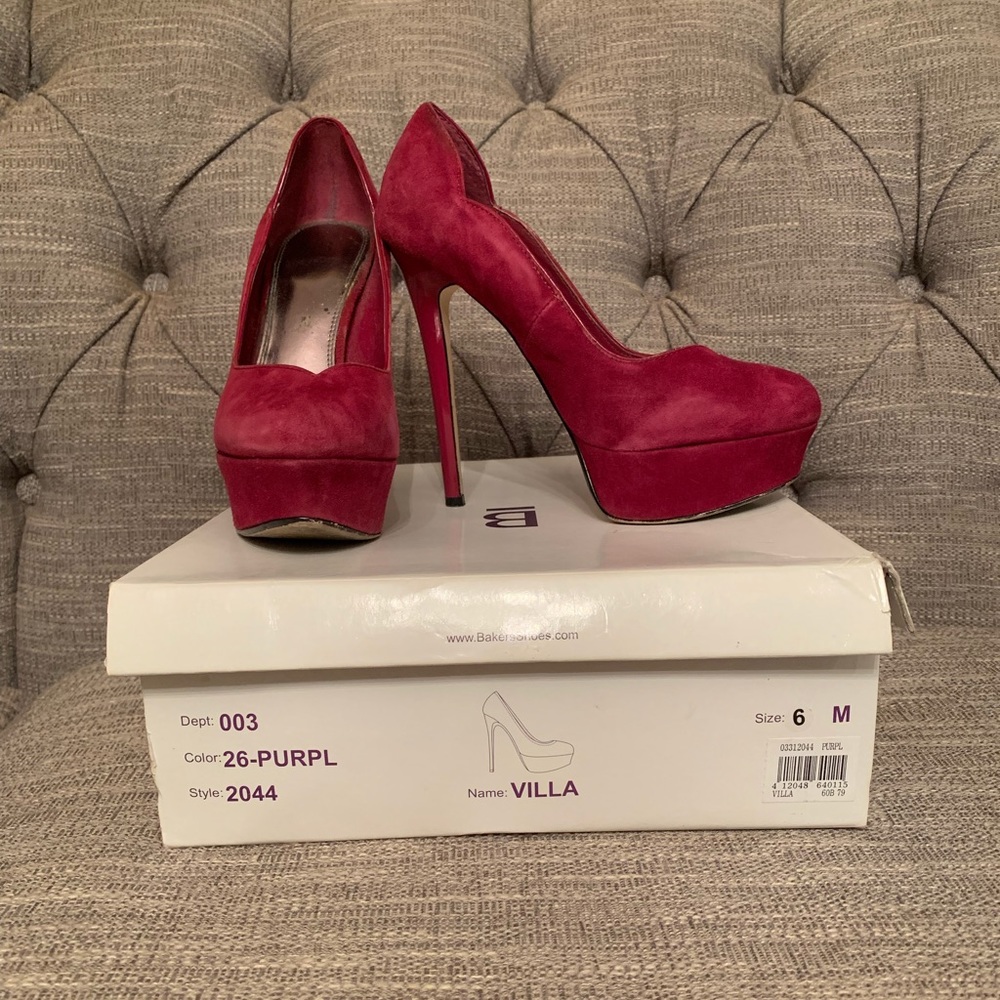 Bakers maroon suede heels!